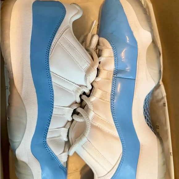 Air Jordan Retro 11 White and University Blue - Picture 7 of 7